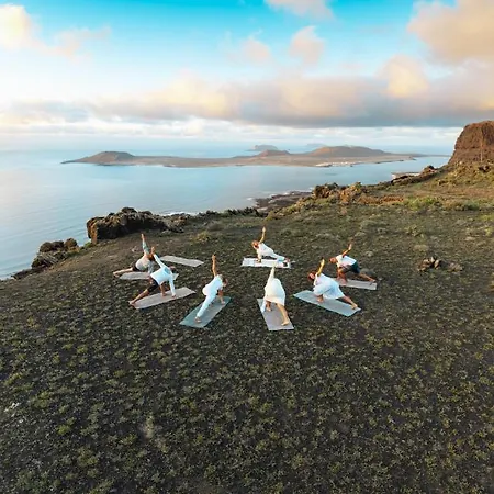 Nomad House Lanzarote B דירה Haría
